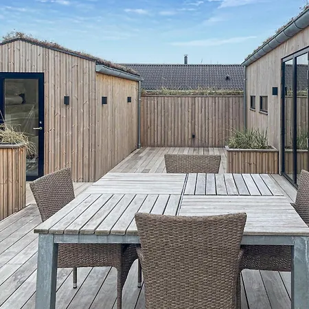 Beautiful In With Sauna Holiday home Humble